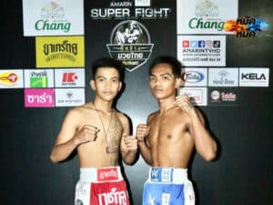 ไฮไลท์มวย มวยไทยเกียรติเพชร เพชรอานนท์ พบ