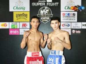 ไฮไลท์มวย มวยไทยเกียรติเพชร เพชรวิชัย พบ ช่างทอง 21/2/22