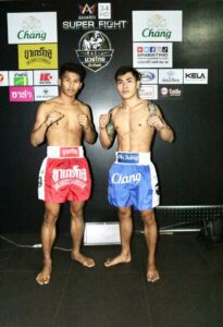 ไฮไลท์มวย มวยไทยเกียรติเพชร วิน พบ