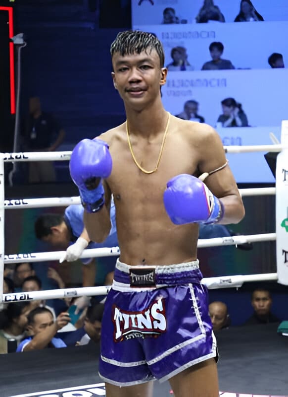 ประวัติและสถิติการชก ขาวผ่อง